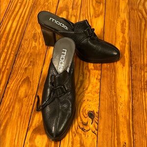 Moda Black Leather Mules